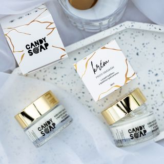 Konečně mám nafocené obaly ke Krému proti vráskám s mateří kašičkou a kyselinou hyaluronovou. Je to váš nejoblíbenější...